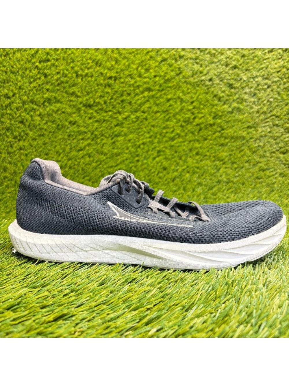 Altra Escalante 4 Womens Size 10 Black Gray Athletic Running Shoes Sneakers